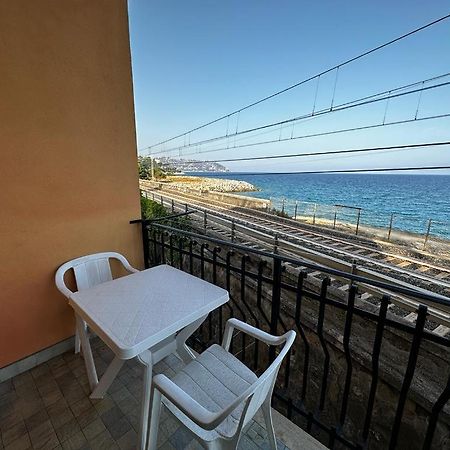Апартаменты La Via Sul Mare Бордигера Экстерьер фото