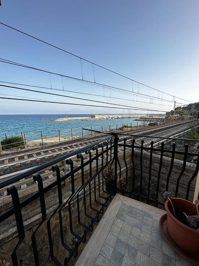Апартаменты La Via Sul Mare Бордигера Экстерьер фото
