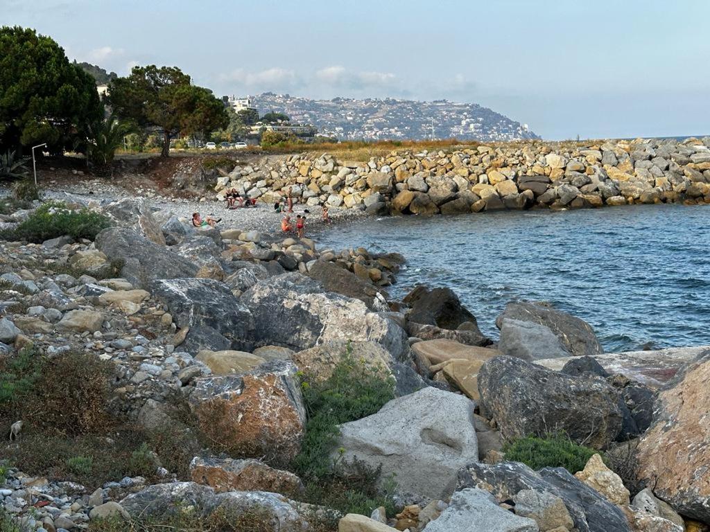 Апартаменты La Via Sul Mare Бордигера Экстерьер фото